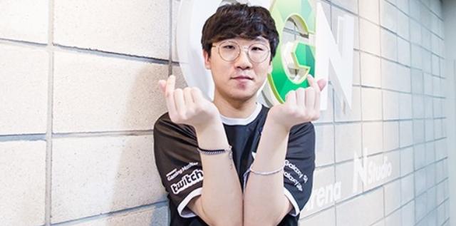 乌度卡：与篮网时有哈登、欧文不同，在火箭KD需更多发声