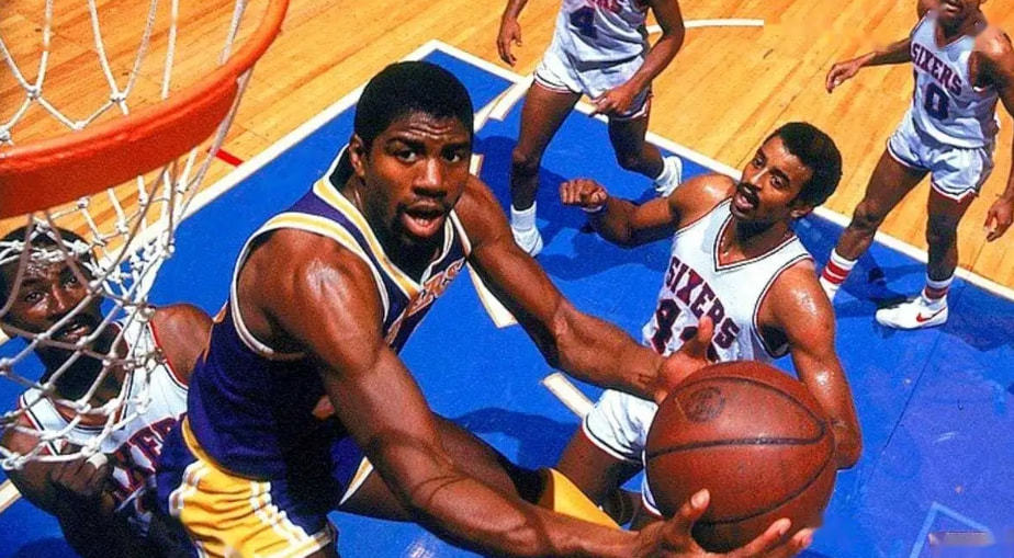 萨阵中位居 萨阵中位居